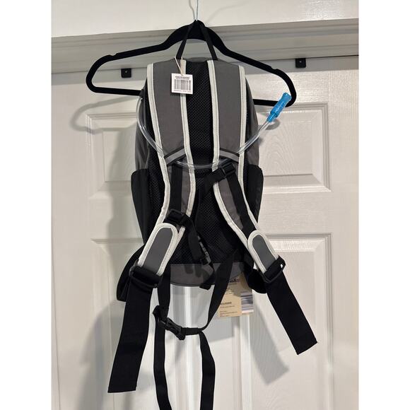 Adventuridge 2L Hydration Backpack - Picture 4 of 7